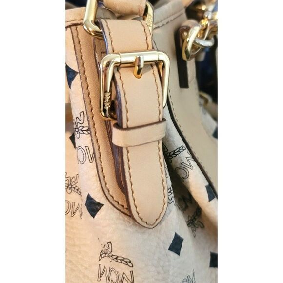 MCM Large Bucket/Wallet Combo - EUC - Picture 9 of 15